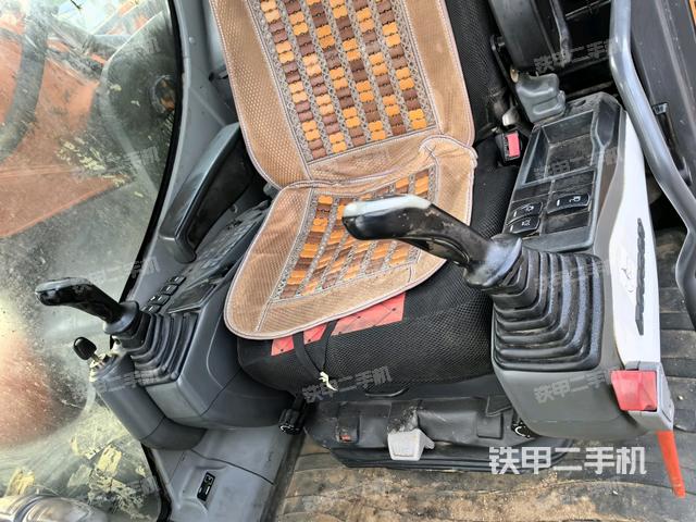 后窗玻璃角標(biāo)(駕駛室部分) 后窗玻璃角標(biāo)(駕駛室部分)