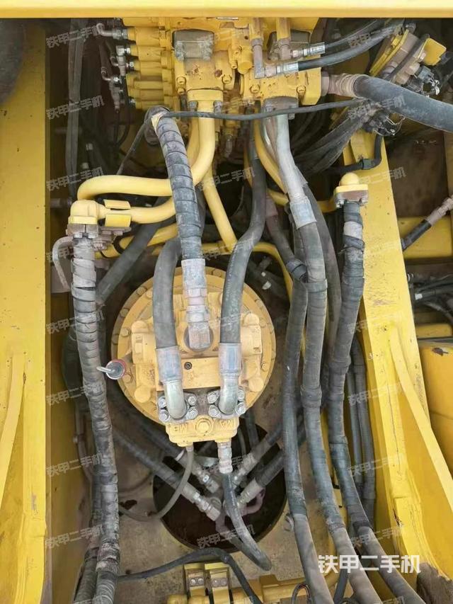 回轉(zhuǎn)馬達和主控閥（整機外觀）