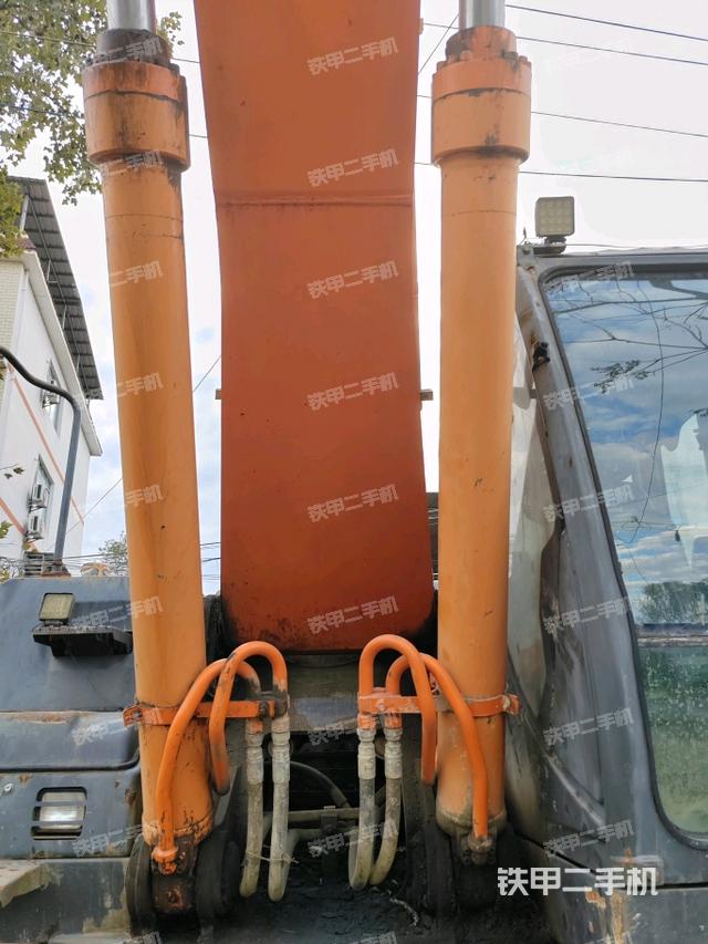 大臂油缸整體?豎拍（工作和回轉(zhuǎn)裝置）