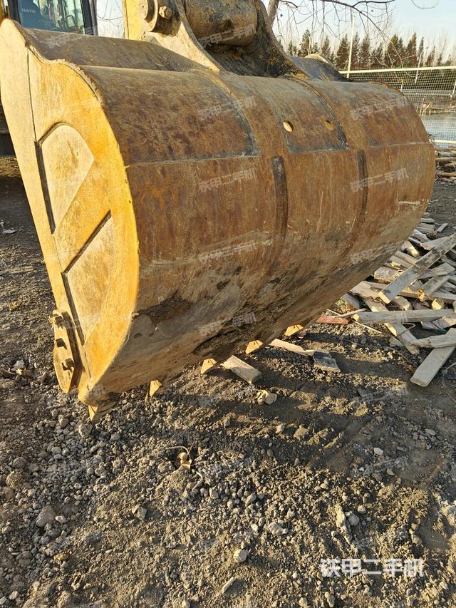 大臂油缸整體?豎拍(工作和回轉(zhuǎn)裝置) 大臂油缸整體?豎拍(工作和回轉(zhuǎn)裝置)