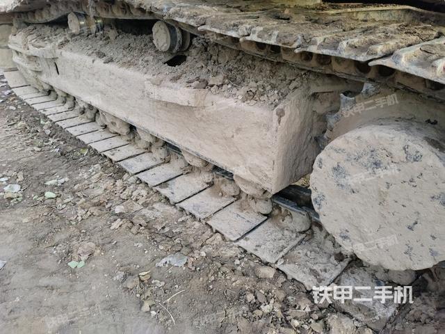 左側(cè)履帶整體?(行走機(jī)構(gòu)) 左側(cè)履帶整體?(行走機(jī)構(gòu))