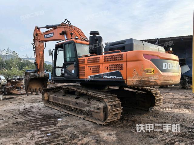 左后45(整機(jī)外觀) 左后45(整機(jī)外觀)