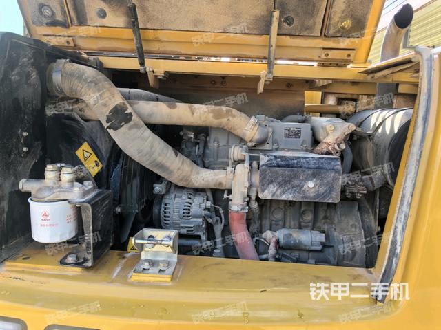 發(fā)動(dòng)機(jī)室（上車部件）