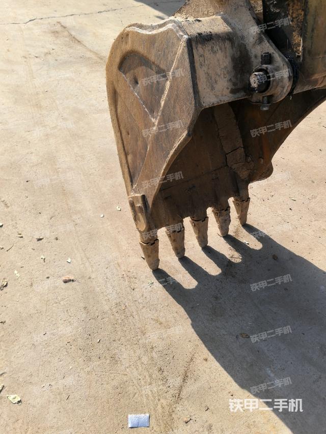 鏟斗右后整體（工作和回轉(zhuǎn)裝置）