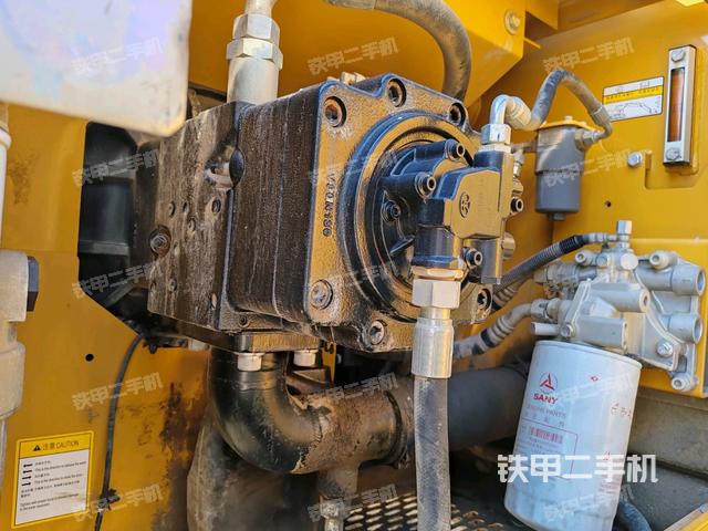 液壓泵斜45?左（大件艙室）