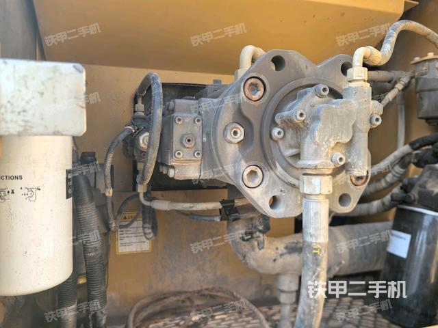 液壓泵斜45?左(大件艙室) 液壓泵斜45?左(大件艙室)