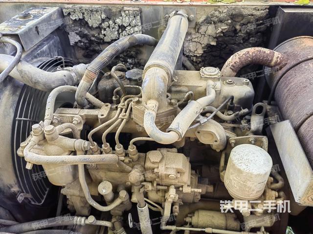 發(fā)動(dòng)機(jī)室（上車部件）