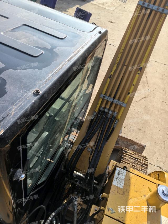 大臂背部俯視（工作和回轉(zhuǎn)裝置）