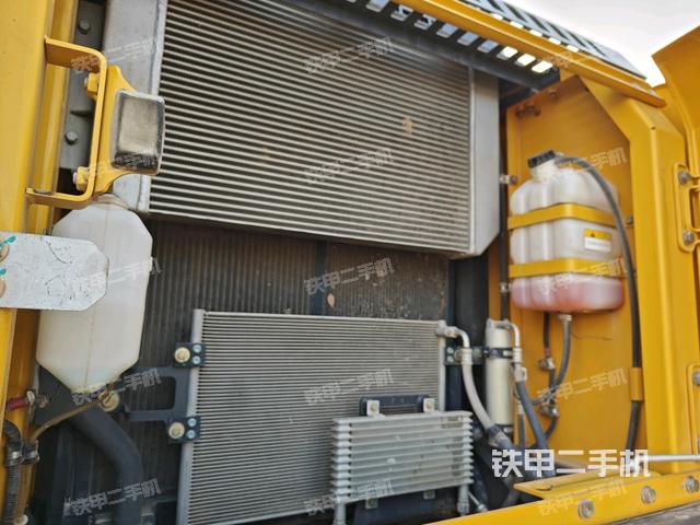 散熱器正面(大件艙室) 散熱器正面(大件艙室)