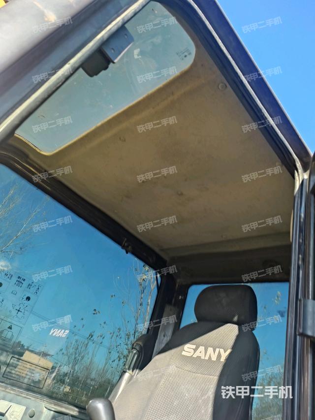 駕駛室頂部（整機(jī)外觀）