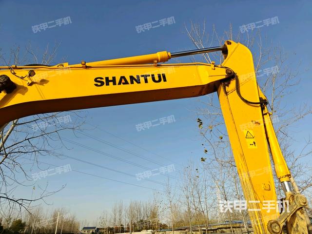 小臂整體左后(工作和回轉(zhuǎn)裝置) 小臂整體左后(工作和回轉(zhuǎn)裝置)