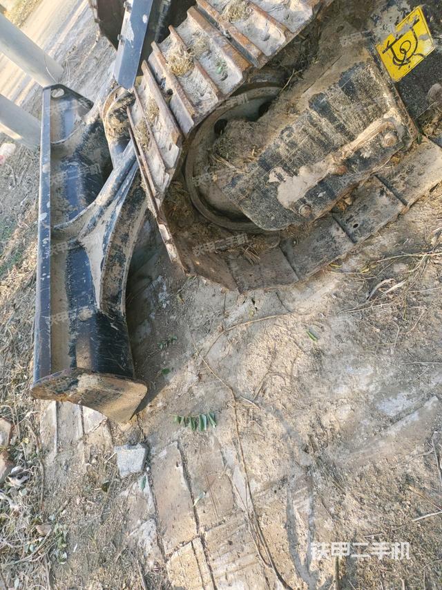 左驅(qū)動(dòng)輪（行走機(jī)構(gòu)）