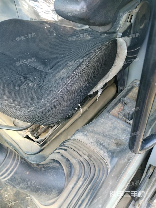 座椅左側(cè)控制臺(tái)/音響/含左手柄（駕駛室部分）