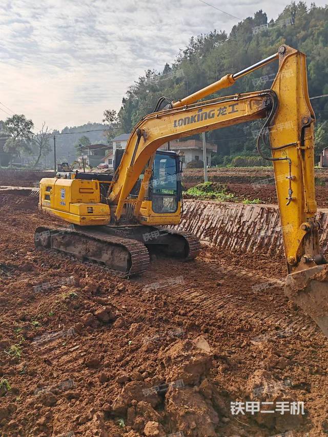 整機(jī)右后45°(整機(jī)外觀) 整機(jī)右后45°(整機(jī)外觀)