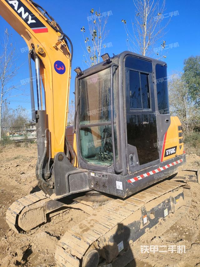 駕駛室整體（整機(jī)外觀）