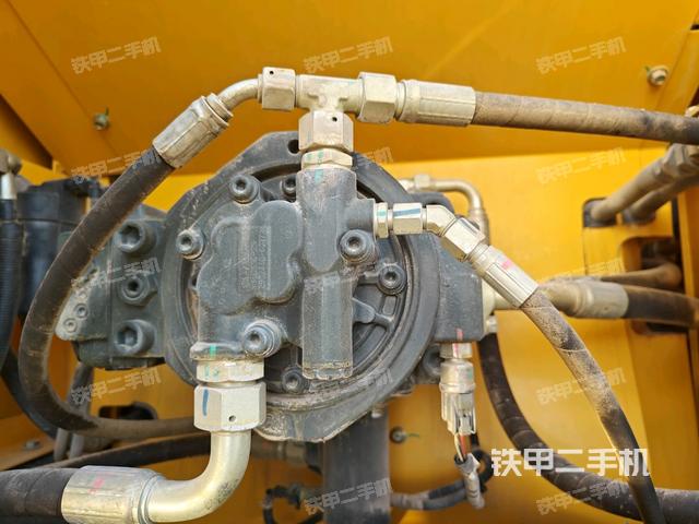 液壓泵斜45?左(大件艙室) 液壓泵斜45?左(大件艙室)