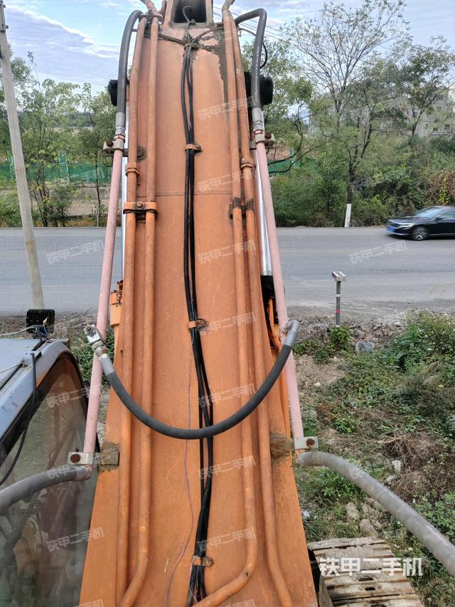 大臂背部俯視（工作和回轉(zhuǎn)裝置）