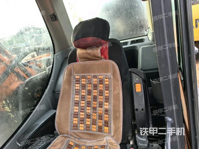 座椅后部(駕駛室部分) 座椅后部(駕駛室部分)