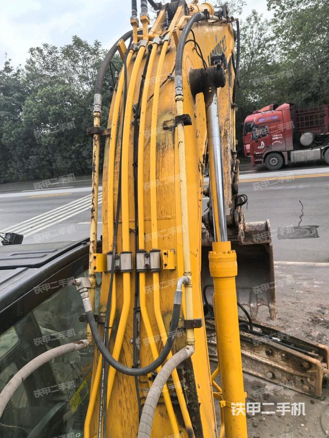 大臂整體?右側（工作和回轉裝置）