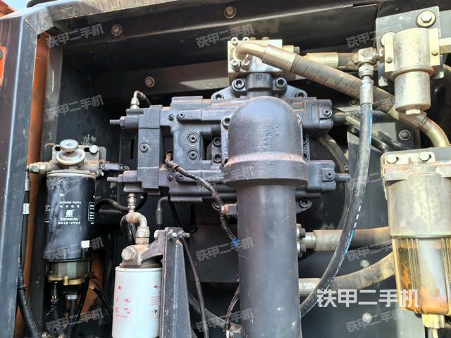 液壓泵斜45?左(大件艙室) 液壓泵斜45?左(大件艙室)