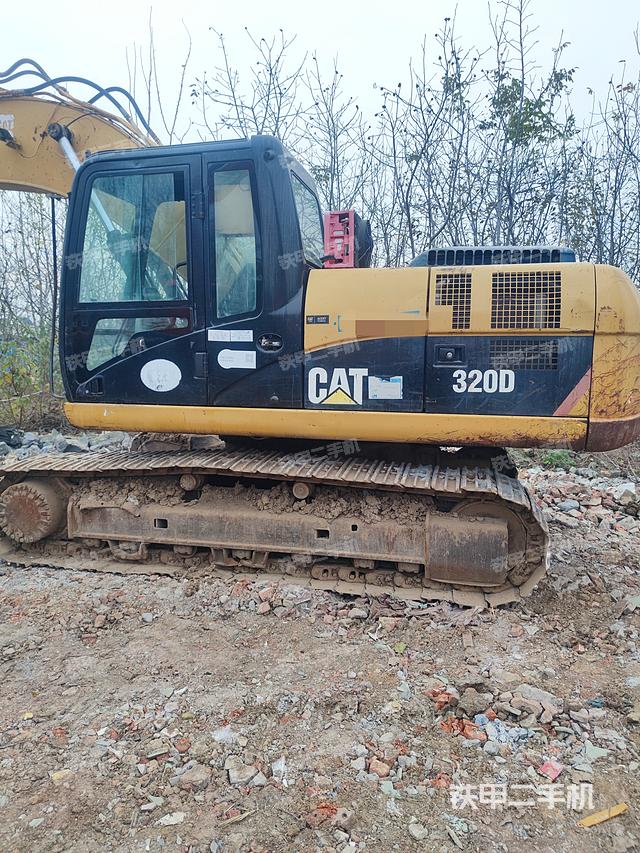 駕駛室整體(整機(jī)外觀) 駕駛室整體(整機(jī)外觀)