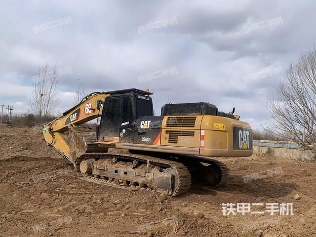 駕駛室頂部(整機(jī)外觀) 駕駛室頂部(整機(jī)外觀)