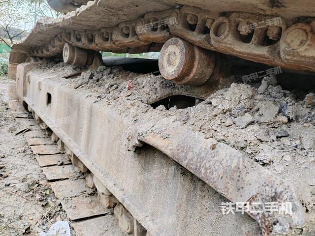 左側(cè)行走馬達(dá)蓋板（行走機構(gòu)）