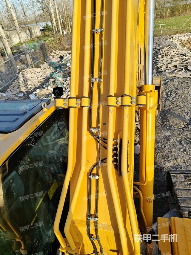 大臂背部俯視(工作和回轉(zhuǎn)裝置) 大臂背部俯視(工作和回轉(zhuǎn)裝置)