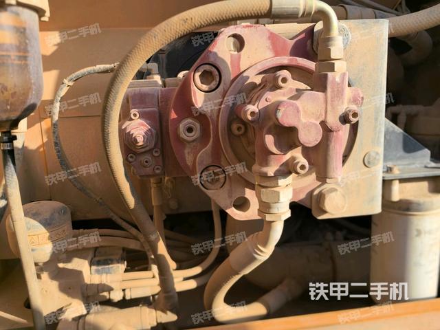 液壓泵斜45?左（大件艙室）