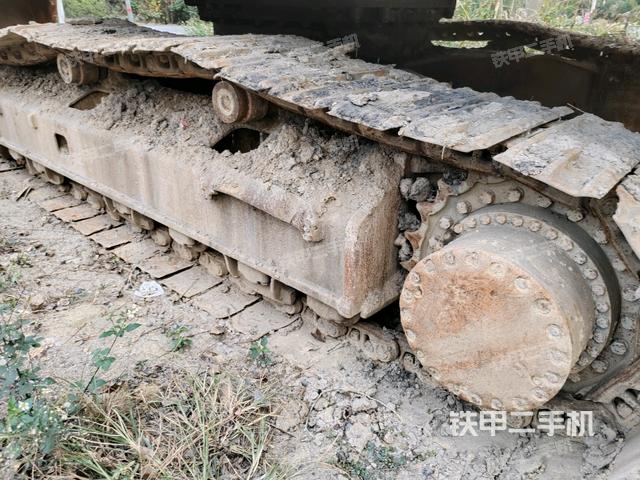 右側(cè)行走馬達(dá)蓋板（行走機構(gòu)）