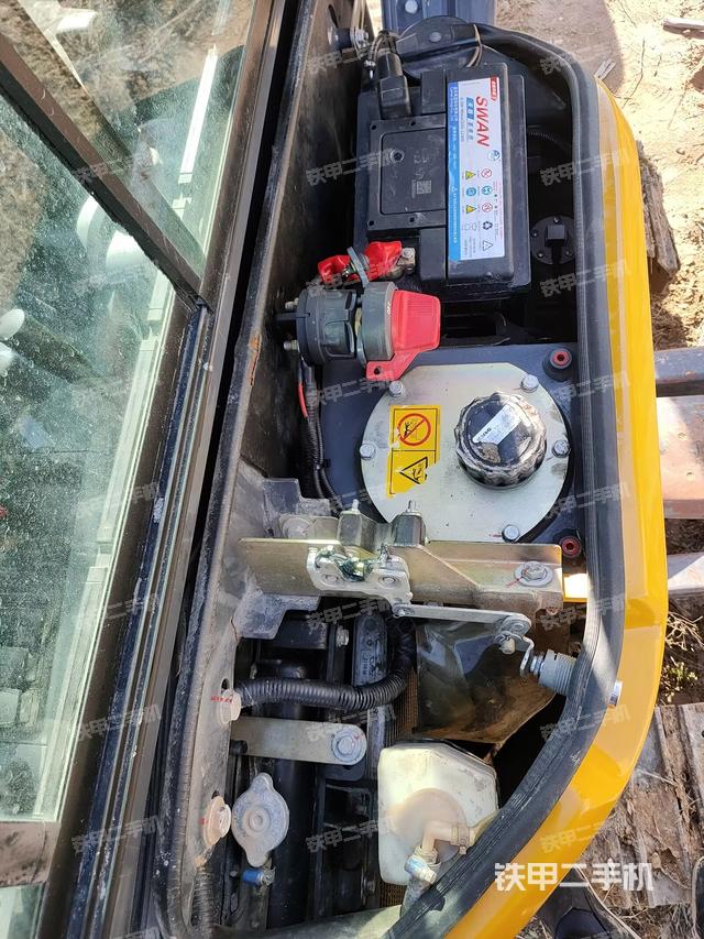 液壓泵艙室正面整體（整機(jī)外觀）