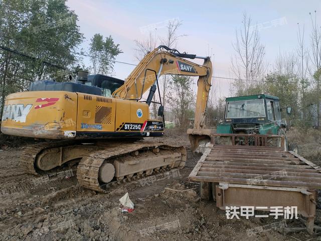 右后45(整機(jī)外觀) 右后45(整機(jī)外觀)