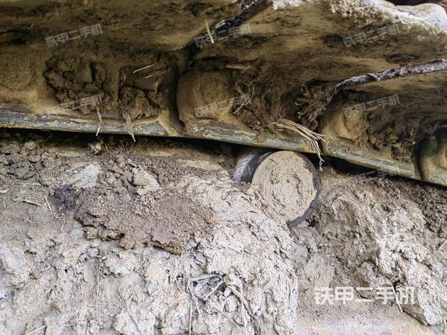 左驅(qū)動(dòng)輪（行走機(jī)構(gòu)）