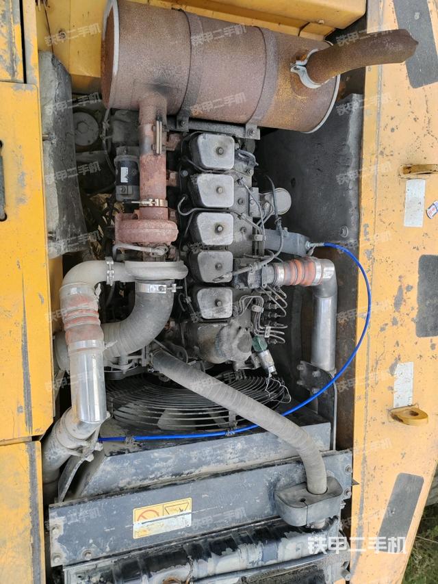 發(fā)動(dòng)機(jī)室（上車部件）