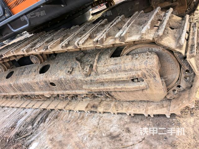 右側(cè)履帶整體(行走機(jī)構(gòu)) 右側(cè)履帶整體(行走機(jī)構(gòu))