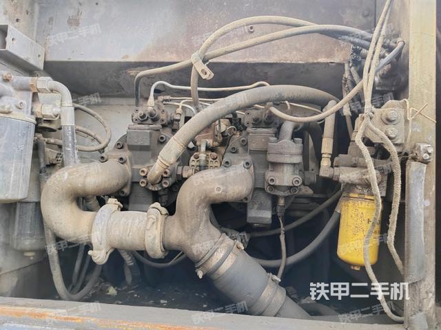 液壓泵斜45?右（大件艙室）