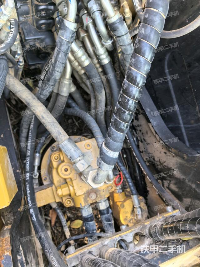 回轉(zhuǎn)馬達(dá)（上車部件）