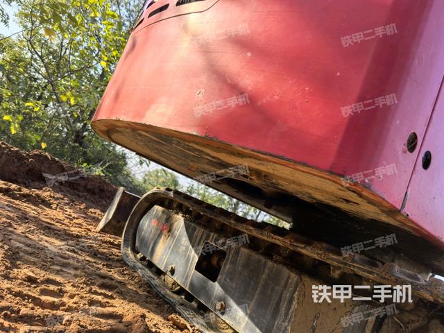 轉(zhuǎn)盤和下車架正前(工作和回轉(zhuǎn)裝置) 轉(zhuǎn)盤和下車架正前(工作和回轉(zhuǎn)裝置)