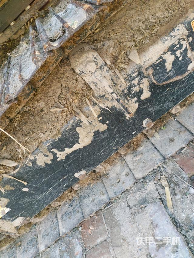 右側(cè)履帶整體?（行走機(jī)構(gòu)）