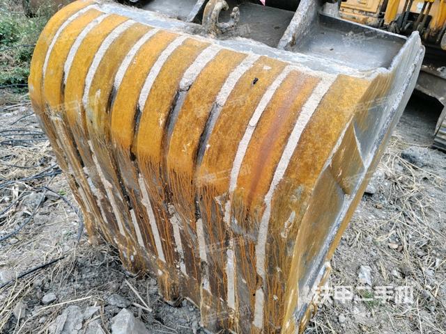 鏟斗右后整體（工作和回轉(zhuǎn)裝置）