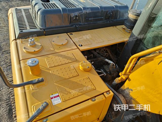 鏟斗45度(工作和回轉(zhuǎn)裝置) 鏟斗45度(工作和回轉(zhuǎn)裝置)