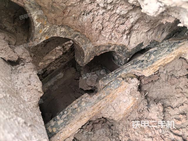 右驅動輪（行走機構）