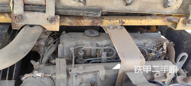 液壓泵艙室正面整體（整機(jī)外觀）