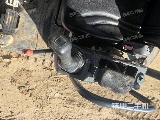 座椅右側(cè)控制臺/鑰匙門/油門/含右手柄（駕駛室部分）