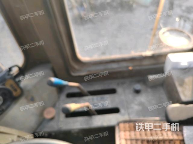 駕駛室內部（駕駛室部分）