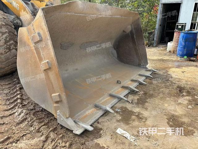 工作裝置整體（整機(jī)外觀及大件）