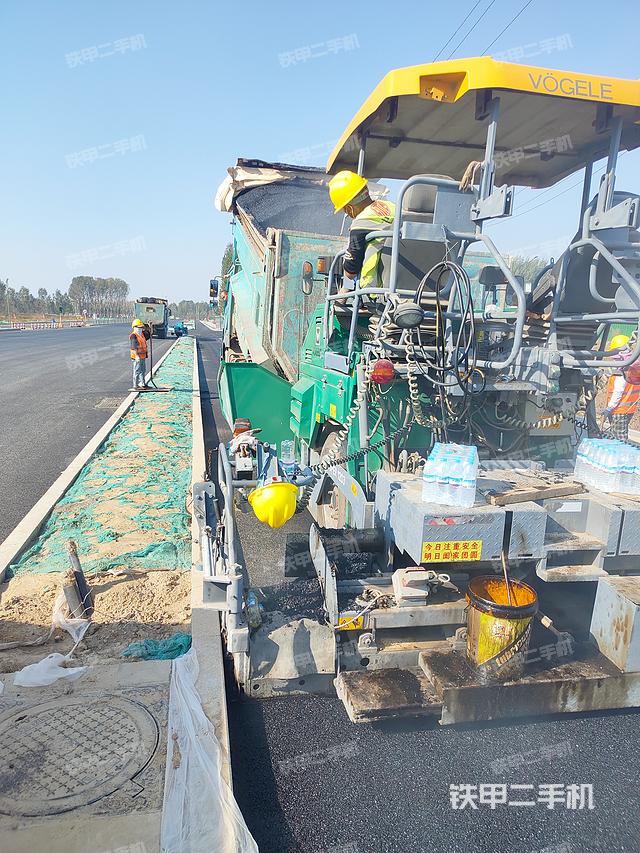 整機(jī)右后45°(設(shè)備外觀及核心部件) 整機(jī)右后45°(設(shè)備外觀及核心部件)