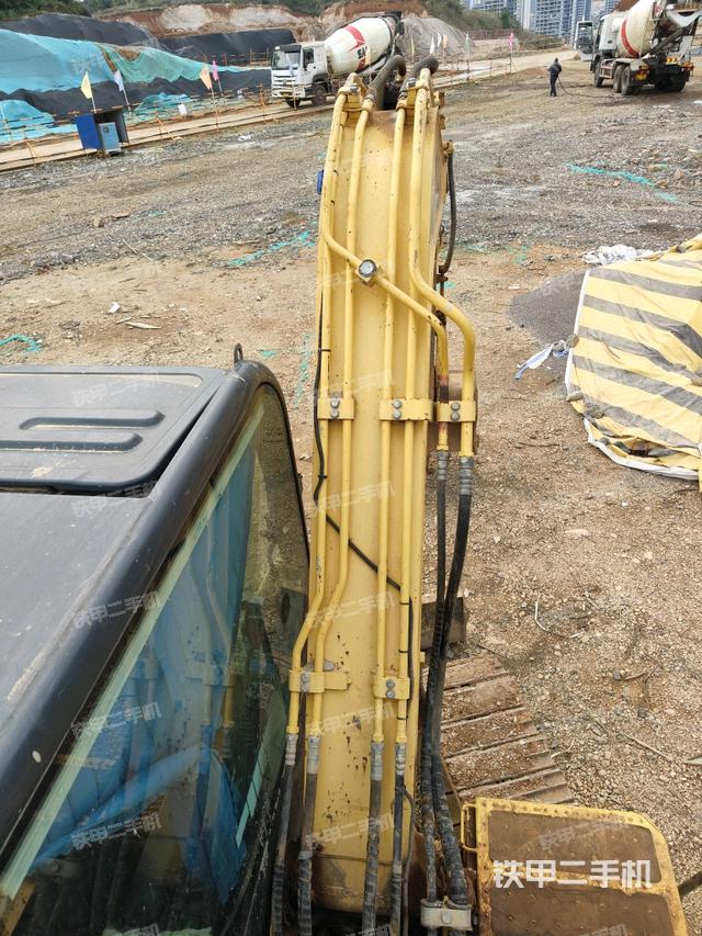 大臂背部俯視（工作和回轉(zhuǎn)裝置）