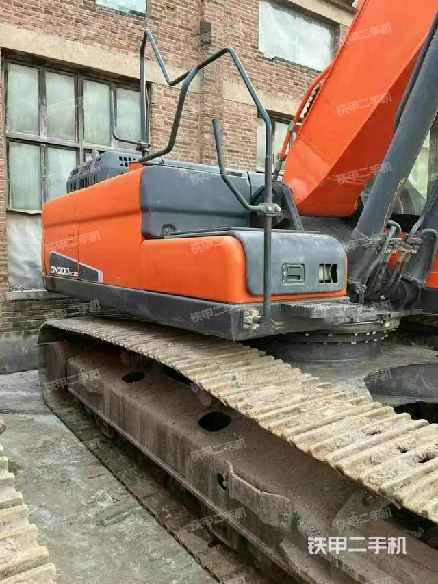 單側(cè)履帶整體（整機外觀）