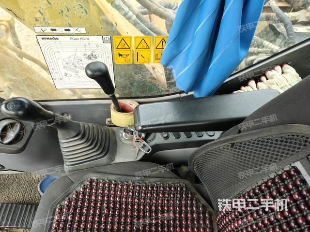 座椅左側(cè)控制臺/音響/含左手柄（駕駛室部分）